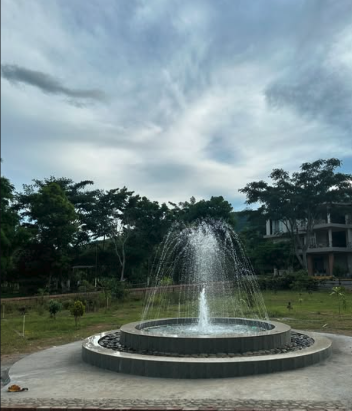 Fountain court at the Green Hills Resort grounds